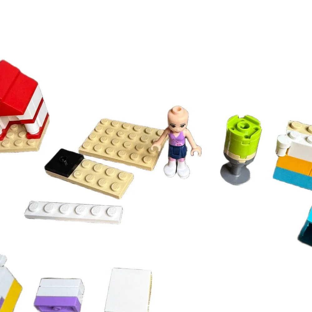 LEGO Friends Mini Doll Furniture Bricks Lot Mixed Pieces 2.6oz Multicolor